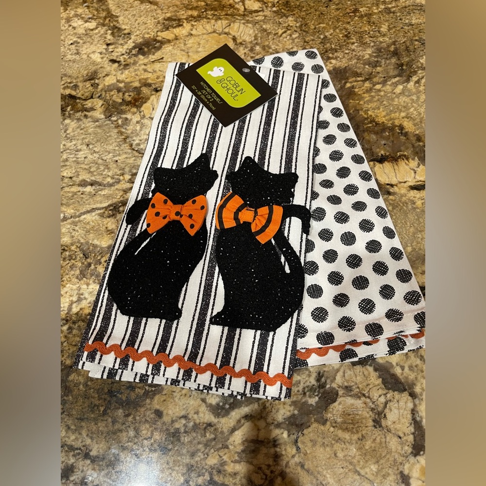Goblin & Ghoul enbroidered kitchen towels set BLACK CAT and polka dots - NEW